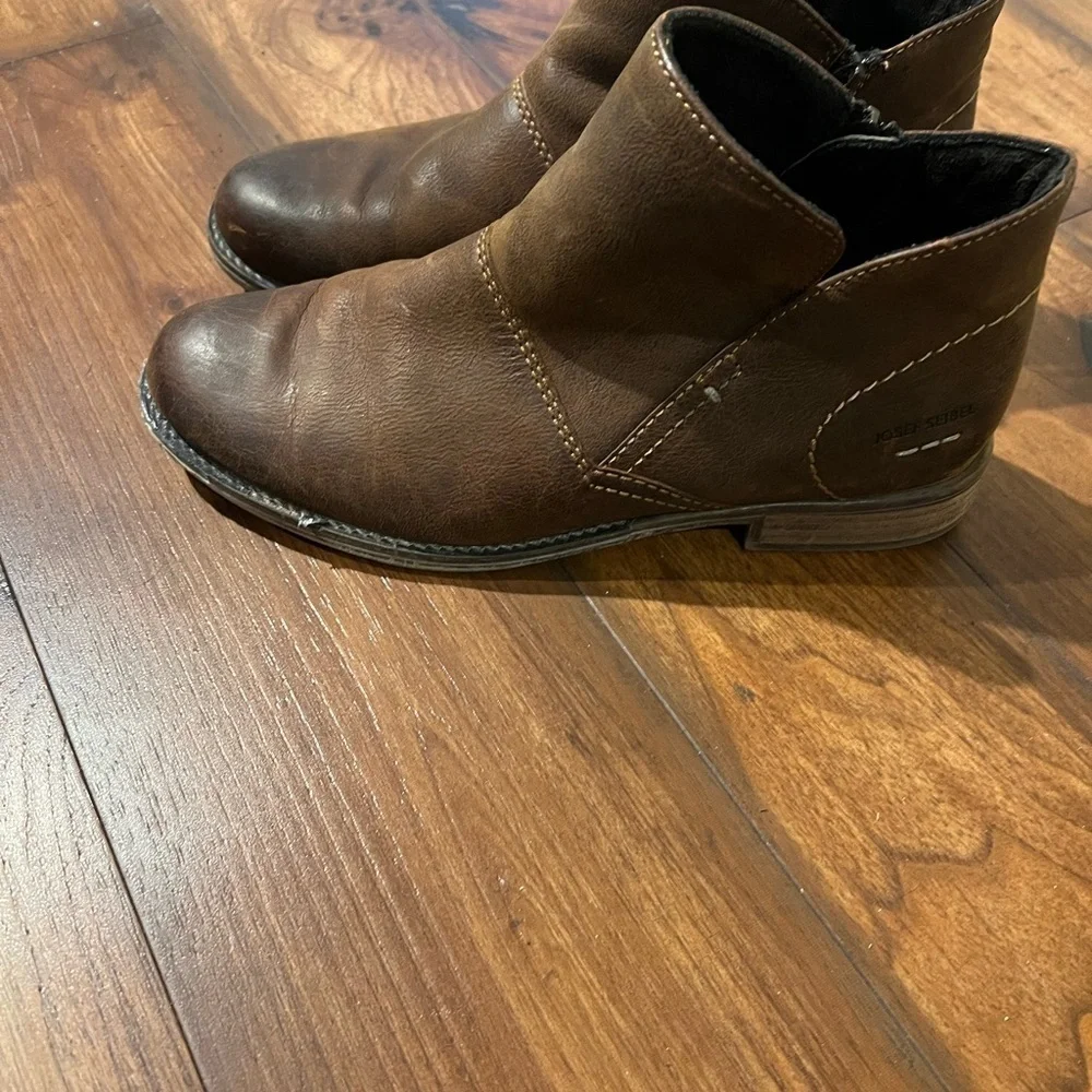 Josef Seibel Germany Ankle Boots Women's size 40 Dark Brown Leather Sienna 81